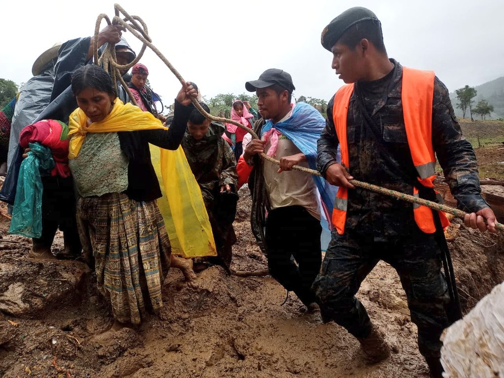 Presidente Giammattei: ETA ha dejado 150 fallecidos y más 85,000 afectados tras lluvias presidente-giammattei-eta-ha-dejado-150-fallecidos-y-mas-85000-afectados-tras-lluvias